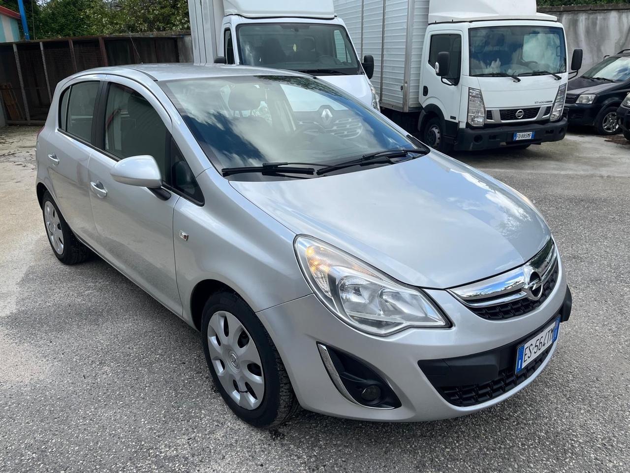 Opel corsa 5 P-1.2 benz. Km 100000-2013