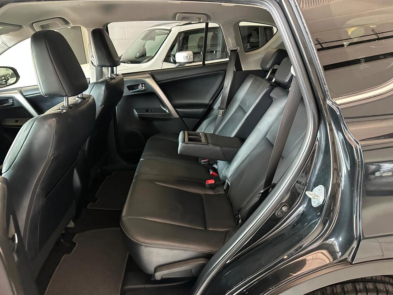 Toyota RAV 4 RAV4 2.2 D-4D 4WD Lounge