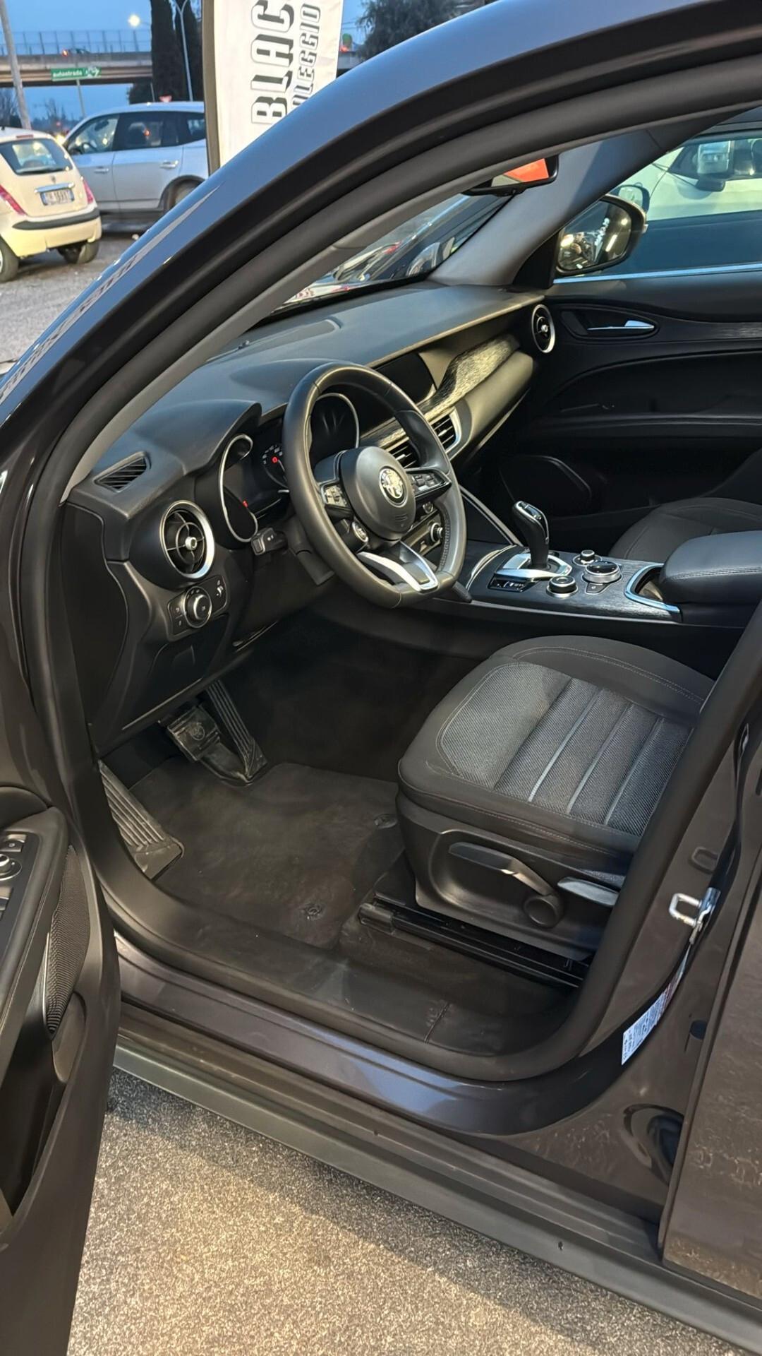 Alfa Romeo Stelvio 2.2 Turbodiesel 190 CV AT8 Q4 Executive
