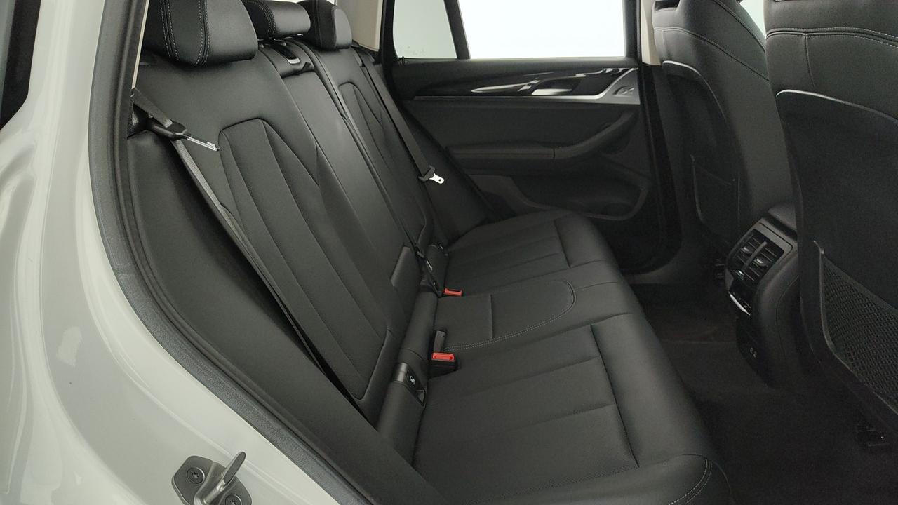 BMW X3 xdrive20d mhev 48V auto
