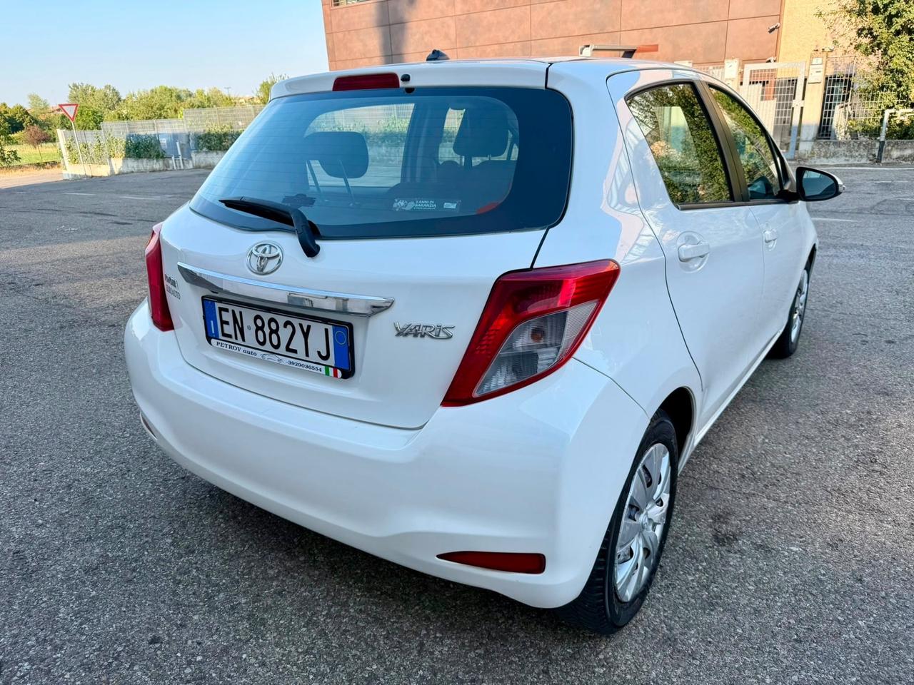 Toyota Yaris 1.0benz 2012 120.000km per neopatentati