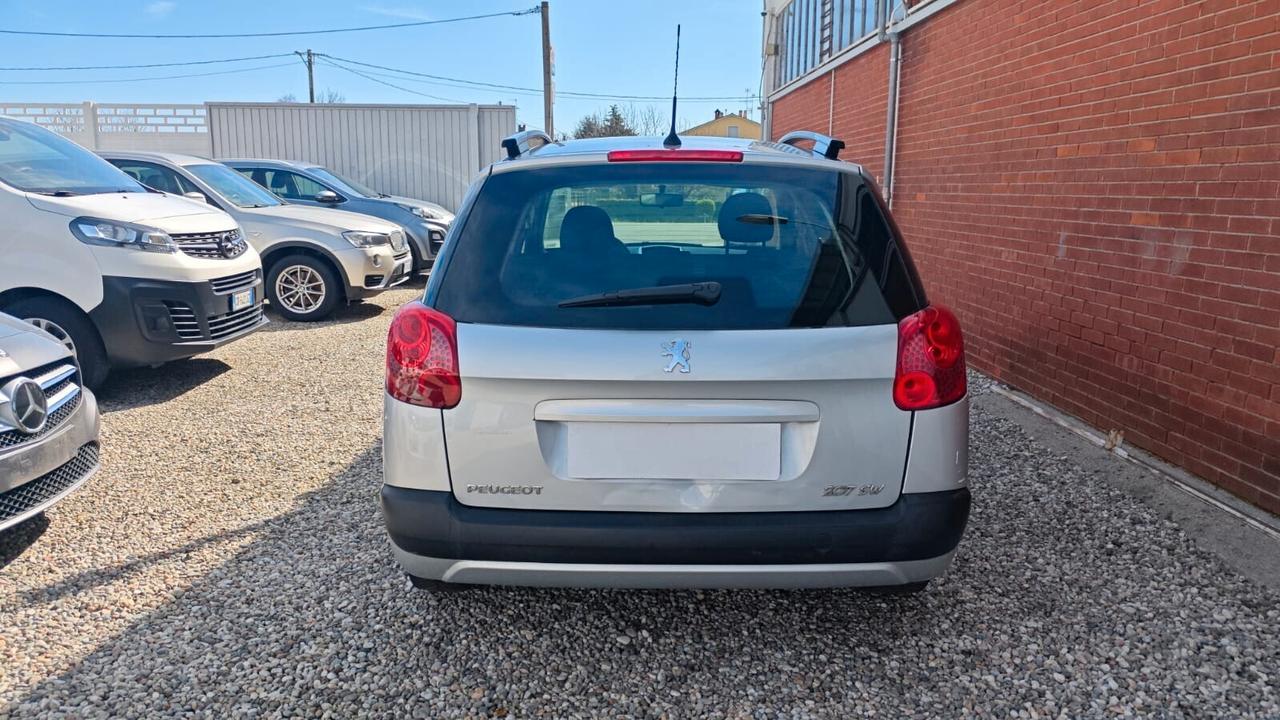 Peugeot 207 1.4 8V 75CV 5p. ONE Line