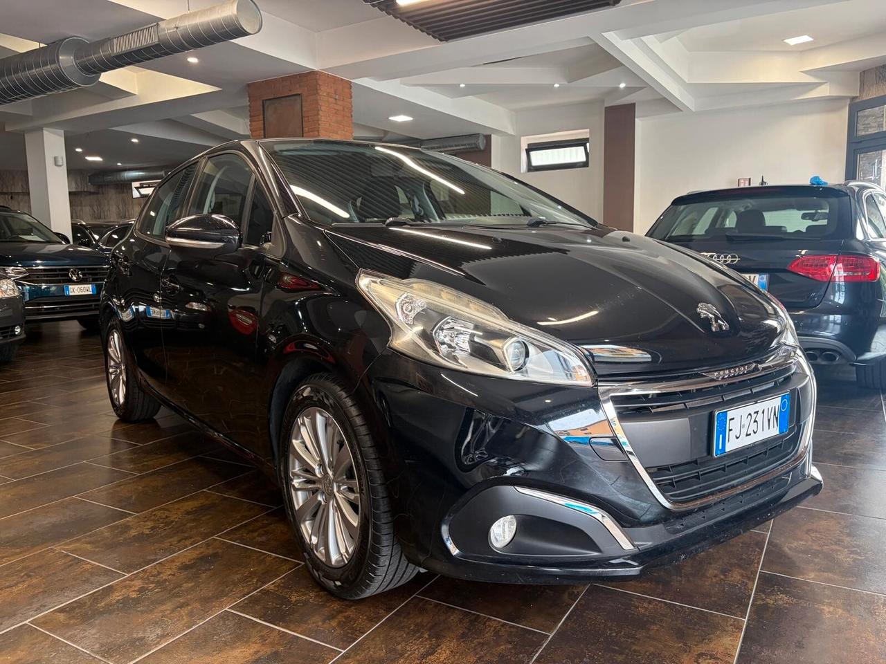 Peugeot 208 PureTech 82 5 porte Allure
