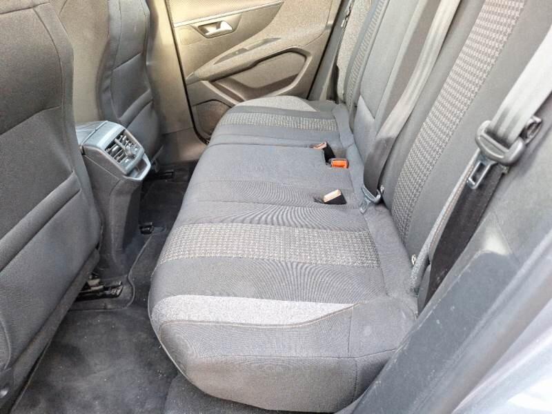 Peugeot 3008 BlueHDi 130 S&S Business