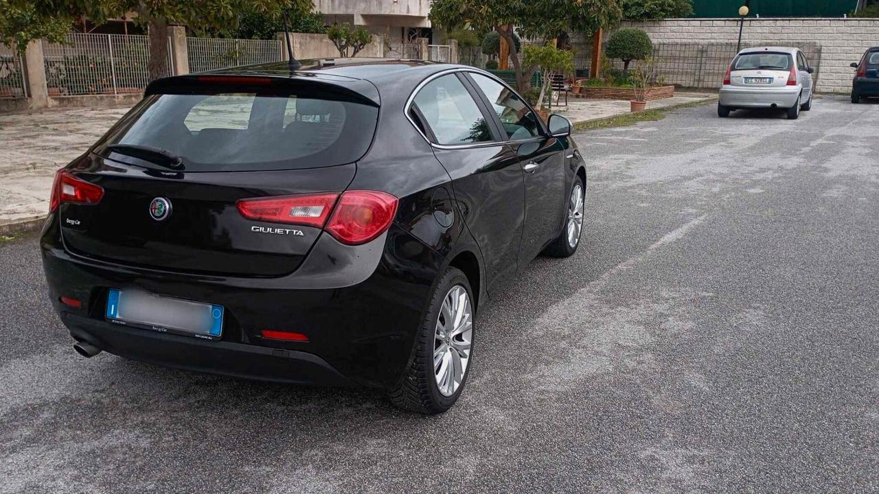 Alfa Romeo Giulietta 1.6 JTDm-2 120 CV Distinctive