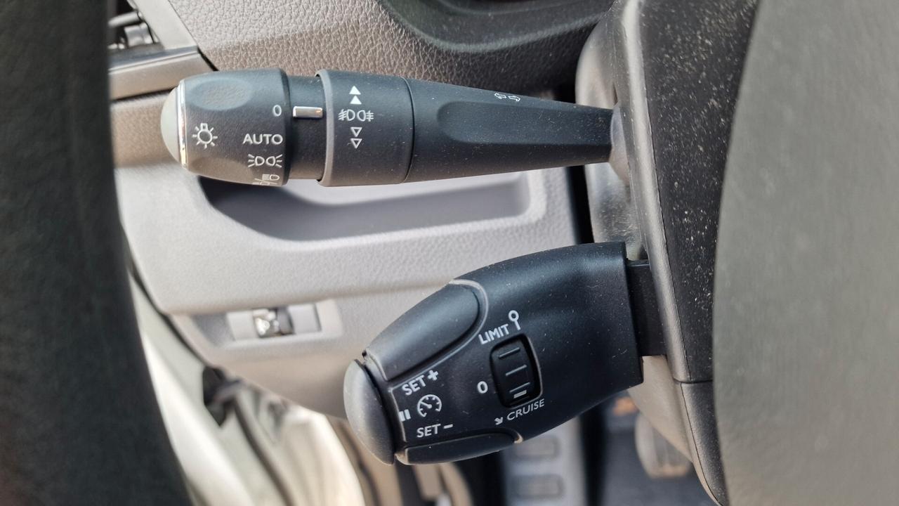 Peugeot Expert BlueHDi 120 S&S PC-TN Furgone Pro Compact