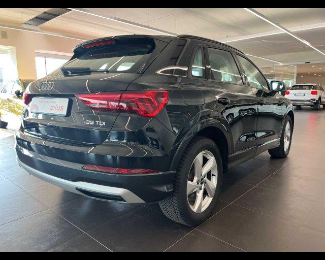 AUDI Q3 35 TDI S tronic Business Advanced