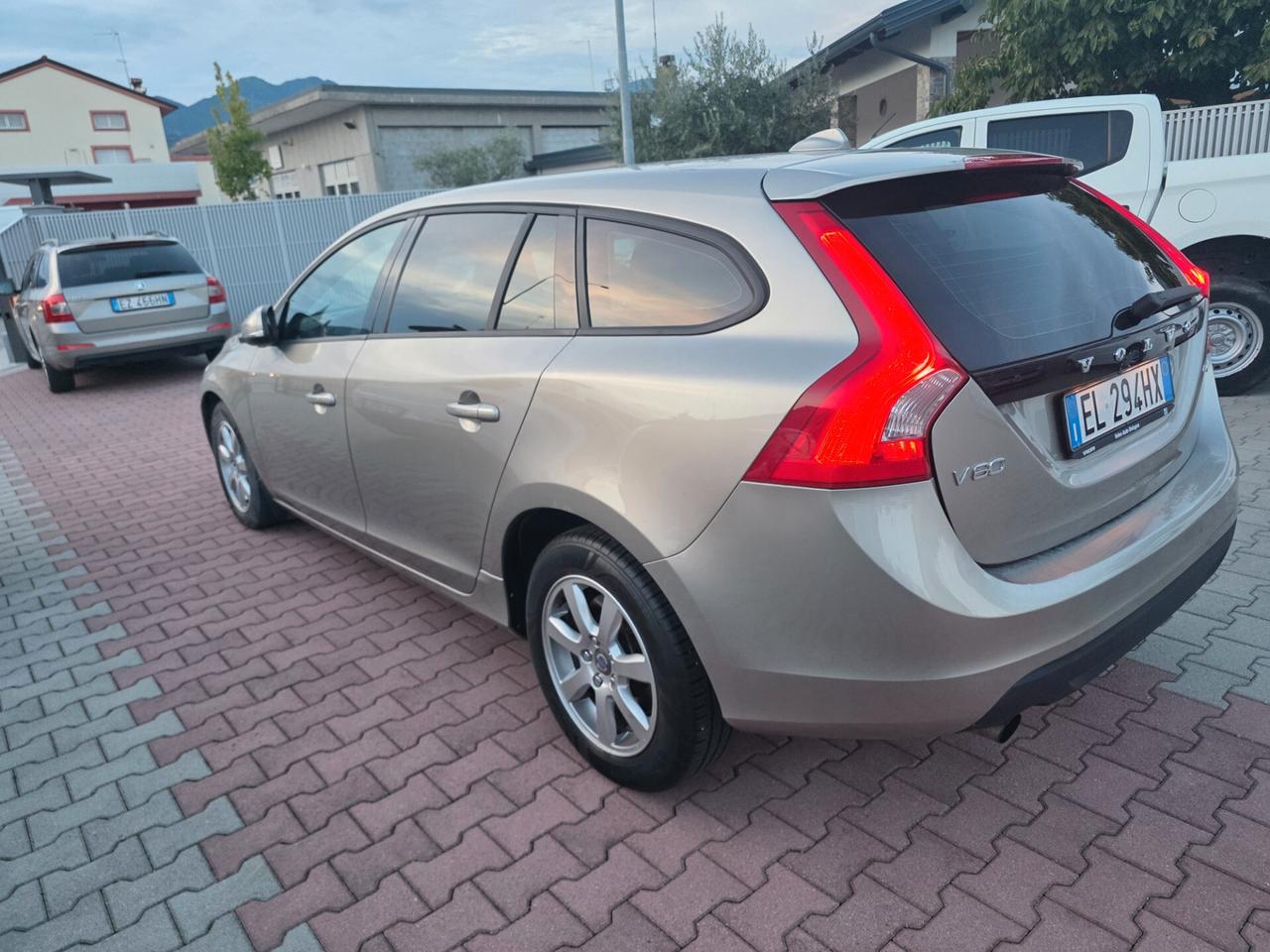 Volvo V60 1.6D perfetta e garantita 12 mesi