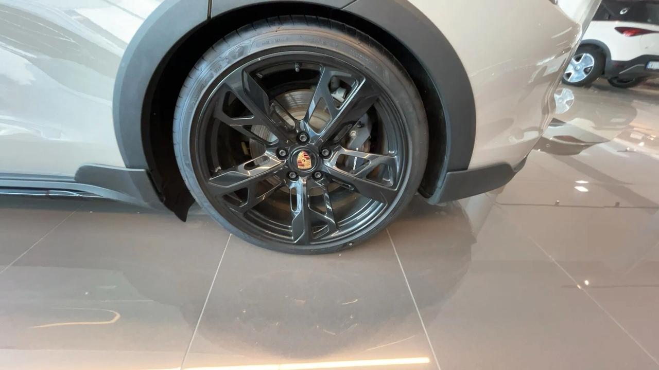 Porsche Taycan Spettacolare Taycan Cross Turismo 4 476cv