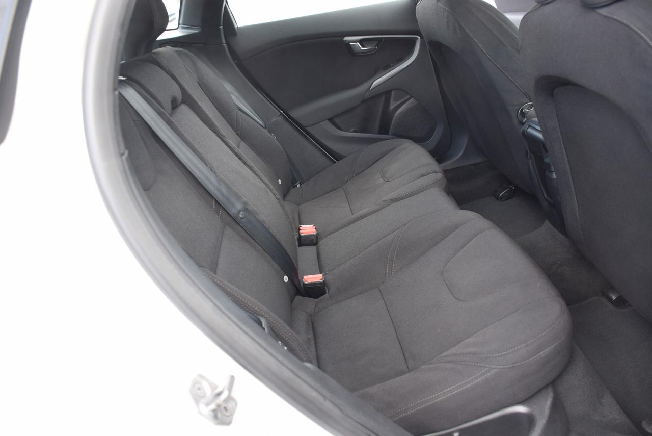 Volvo V40 GANCIO D2 1.6 115CV Business Edition NAVI CRUISE SENSORI BT OK NEOPATENTATI