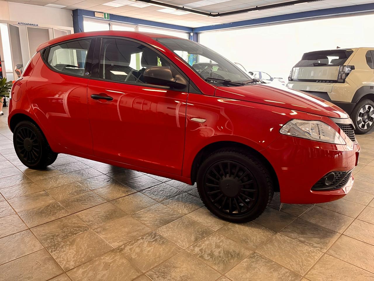 Lancia Ypsilon 1.2 69 CV 5 porte S&S Gold