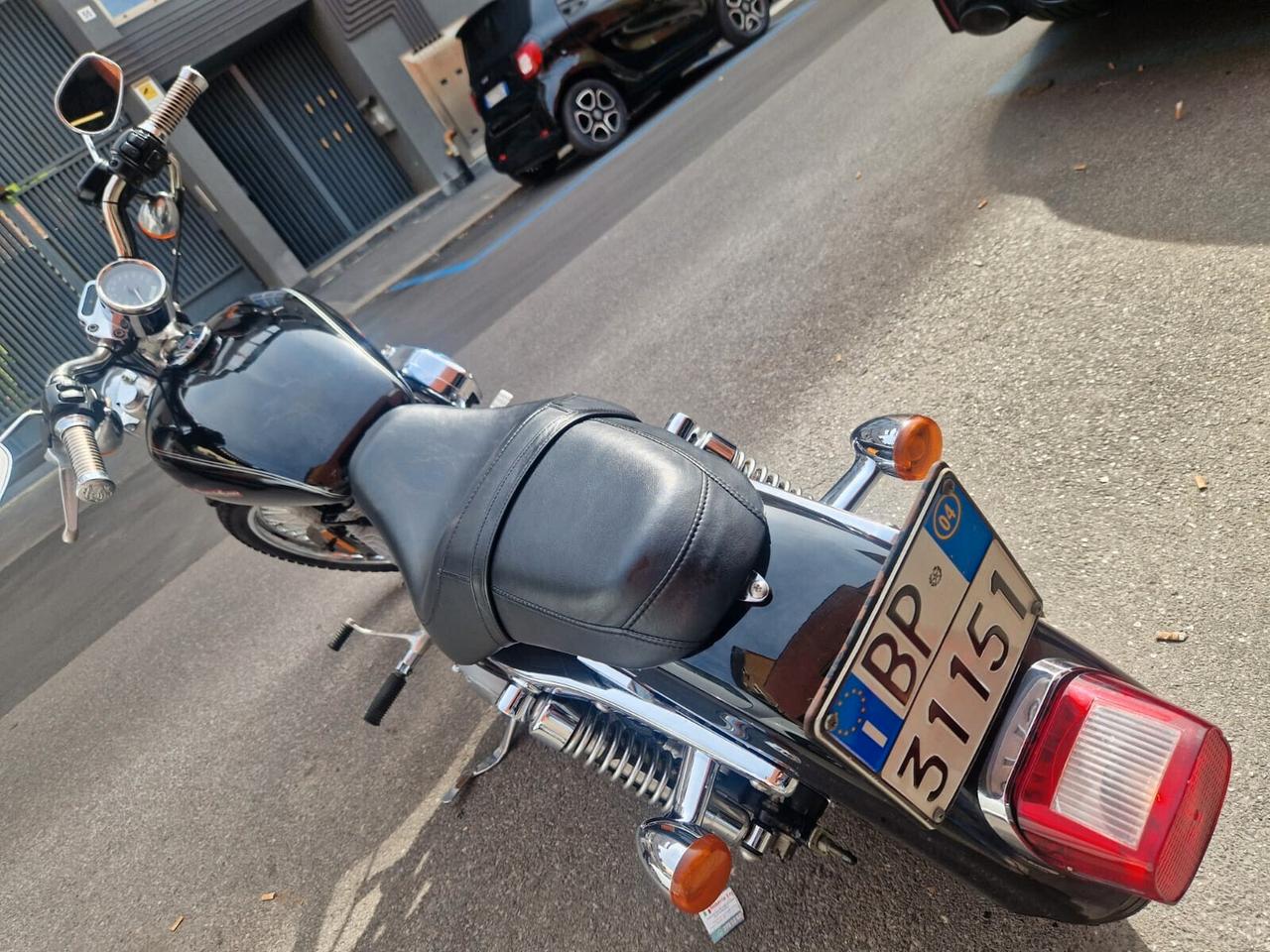 Harley-davidson 883 Sportster Custom SOLO 14.000 KM