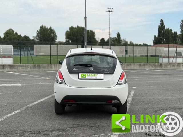 LANCIA Ypsilon elefantino blu