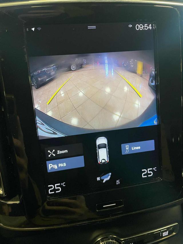 VOLVO XC40 D3 AWD Geartronic Momentum