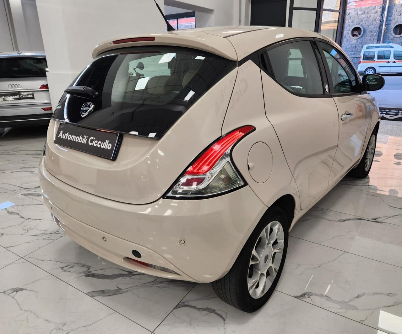 Lancia Ypsilon BENZ-GPL