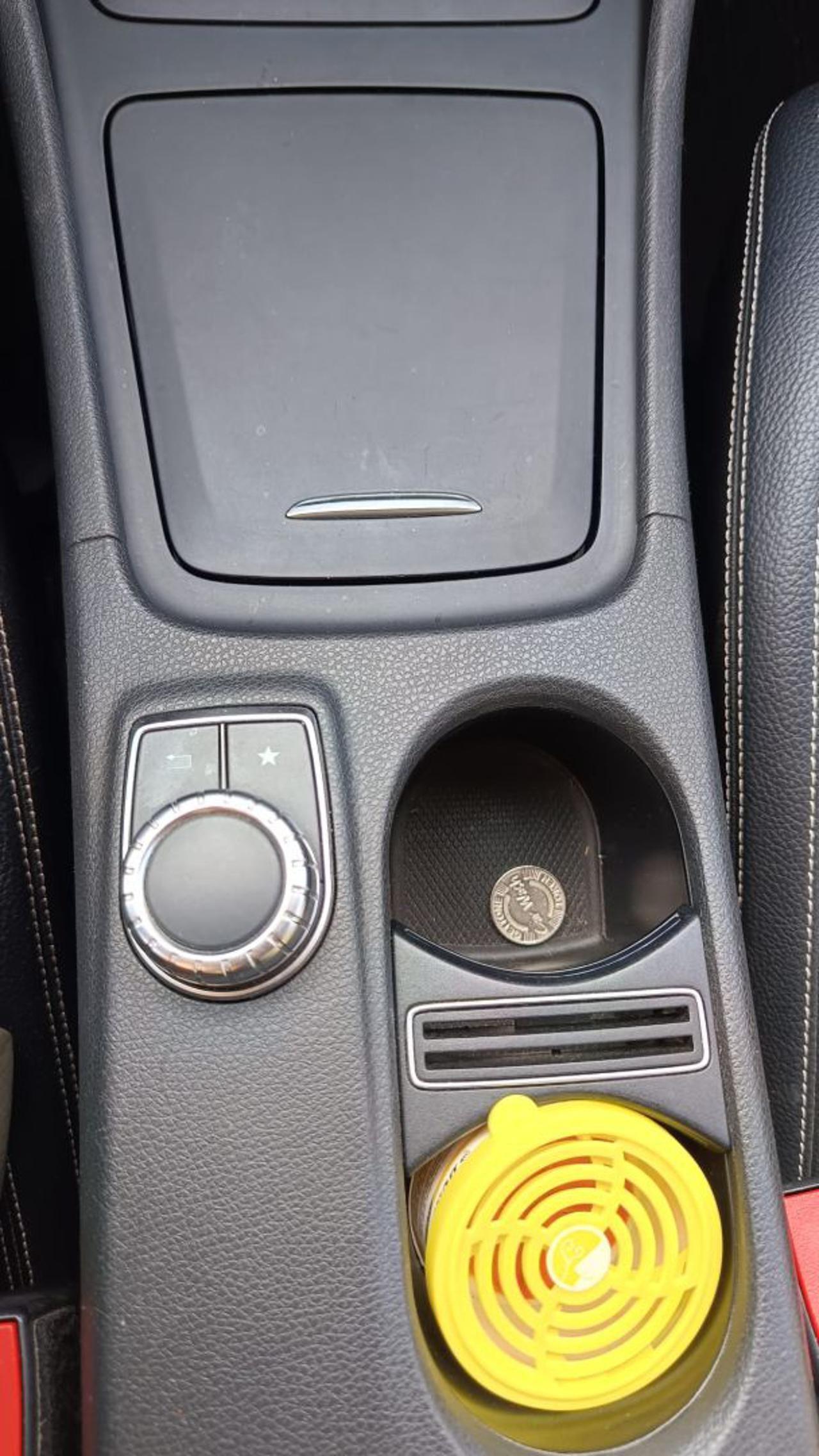 MERCEDES-BENZ GLA 200 d Automatic Business