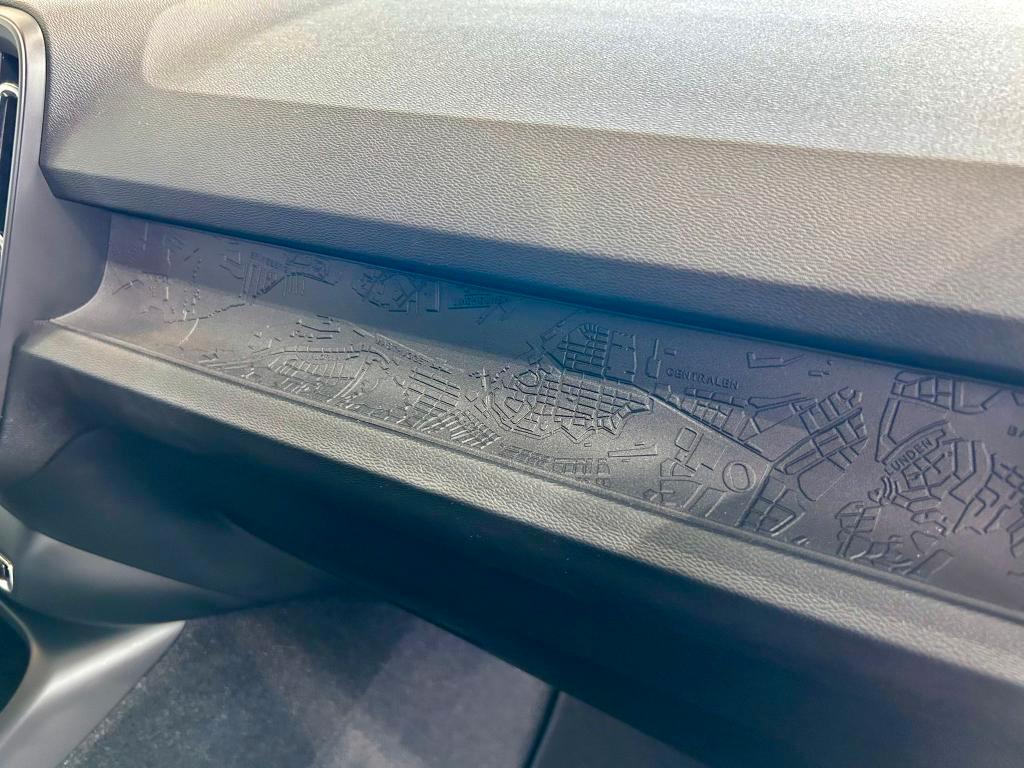 Volvo XC40 1.5 t4 recharge phev Core auto