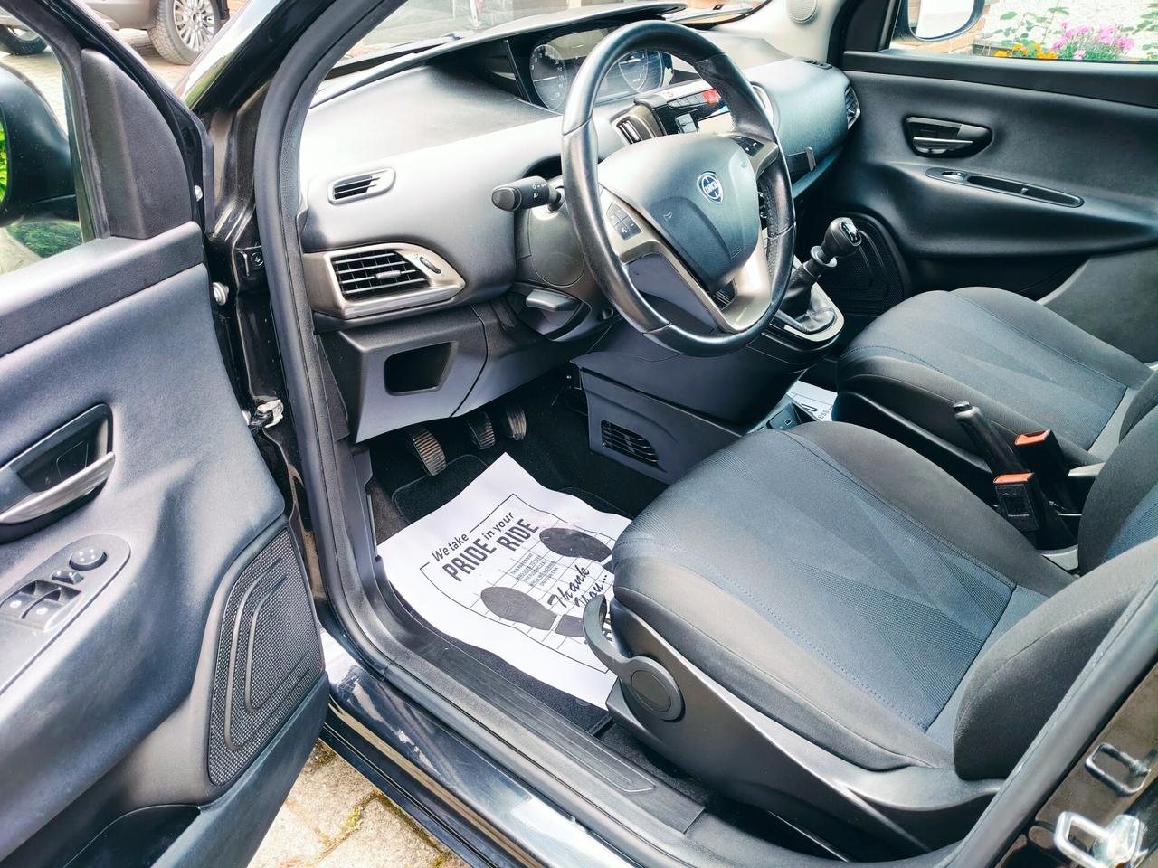 Lancia Ypsilon 1.2 69 CV 5 porte S&S Platinum