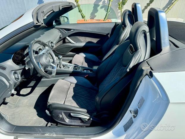 AUDI TT Roadster 2.0 TDI ultra Design