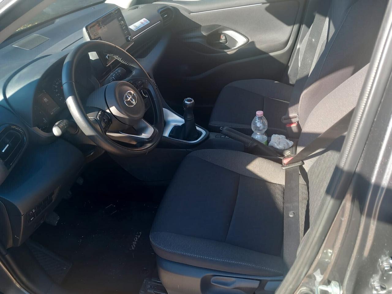 Toyota Connect 1.0 VVT-i 72 CV 5 porte x-play