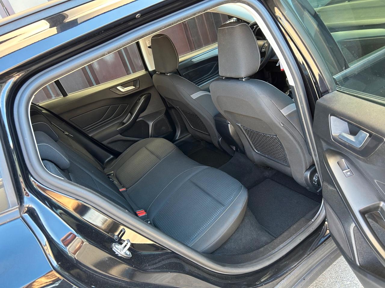 Ford Focus 1.5 EcoBlue 120 CV SW Business GANCIO TRAINO