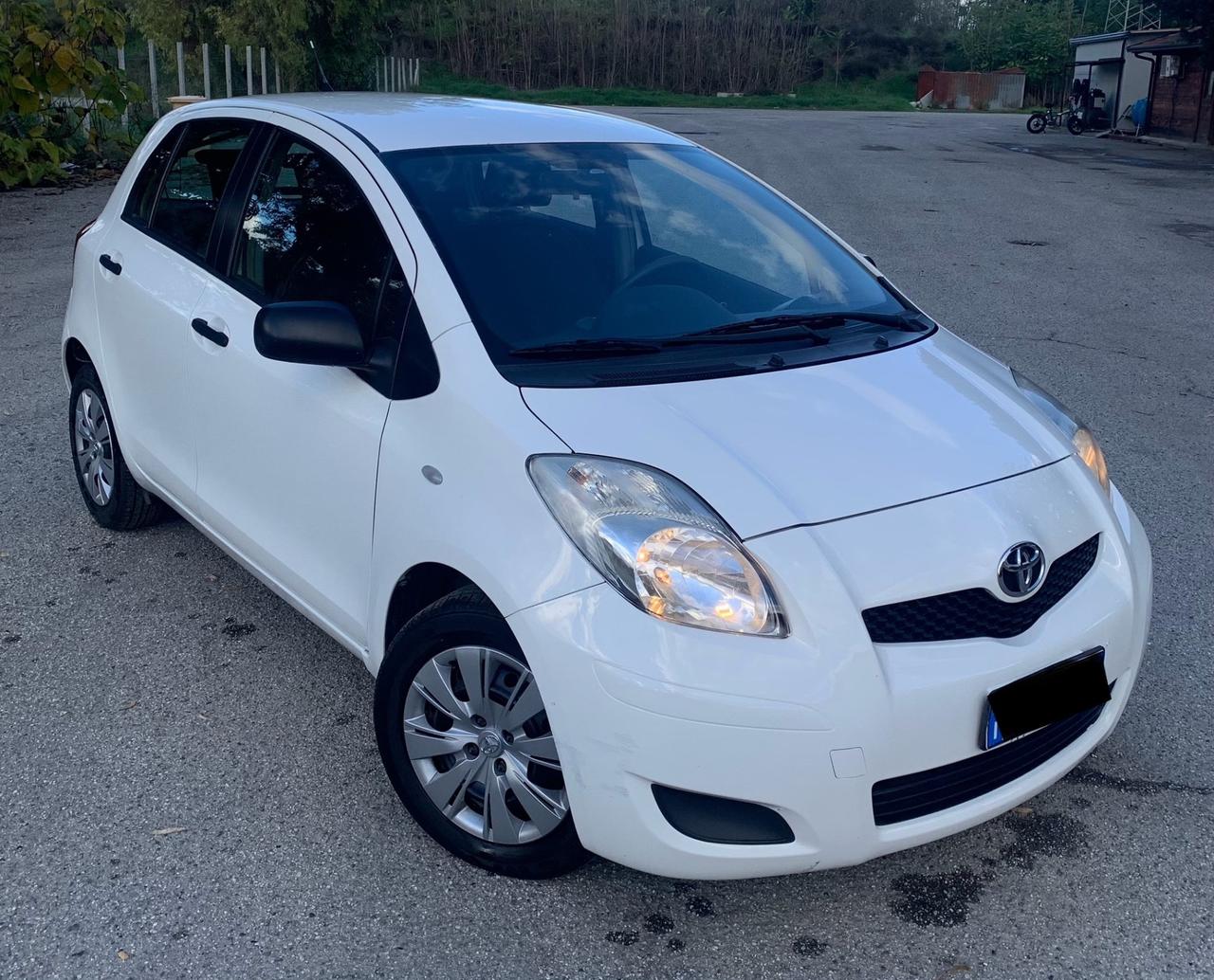 Toyota Yaris 1.4 D-4D DPF 5 porte Now
