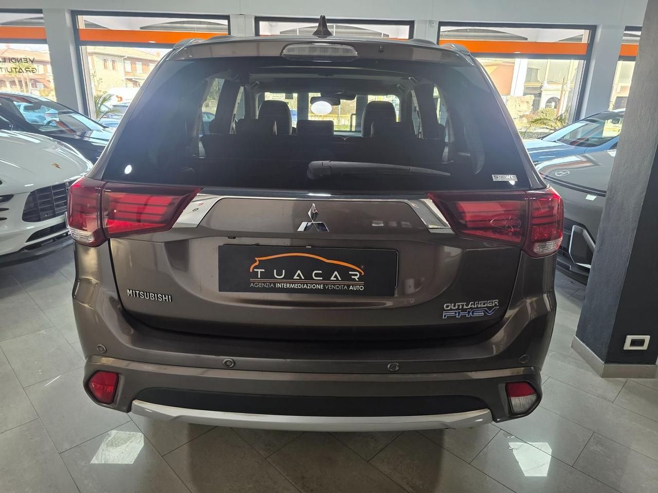 Mitsubishi Plug-in Hybrid Outlander Diamond #8868