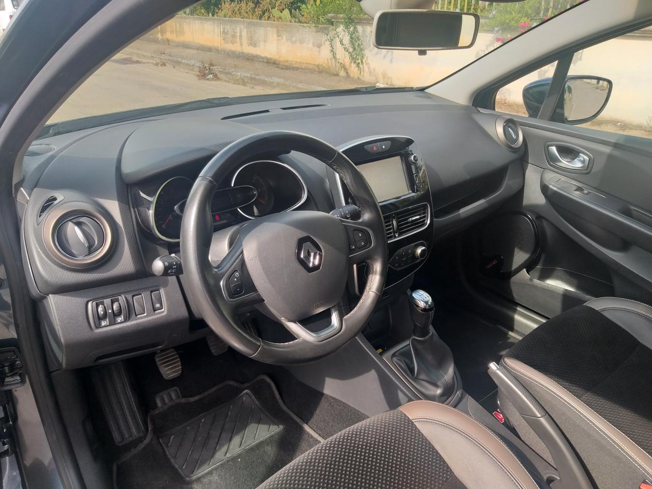 Renault Clio dCi 8V 75 CV Start&Stop 5 porte moschino Duel