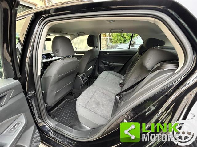 VOLKSWAGEN Golf 8 LIFE