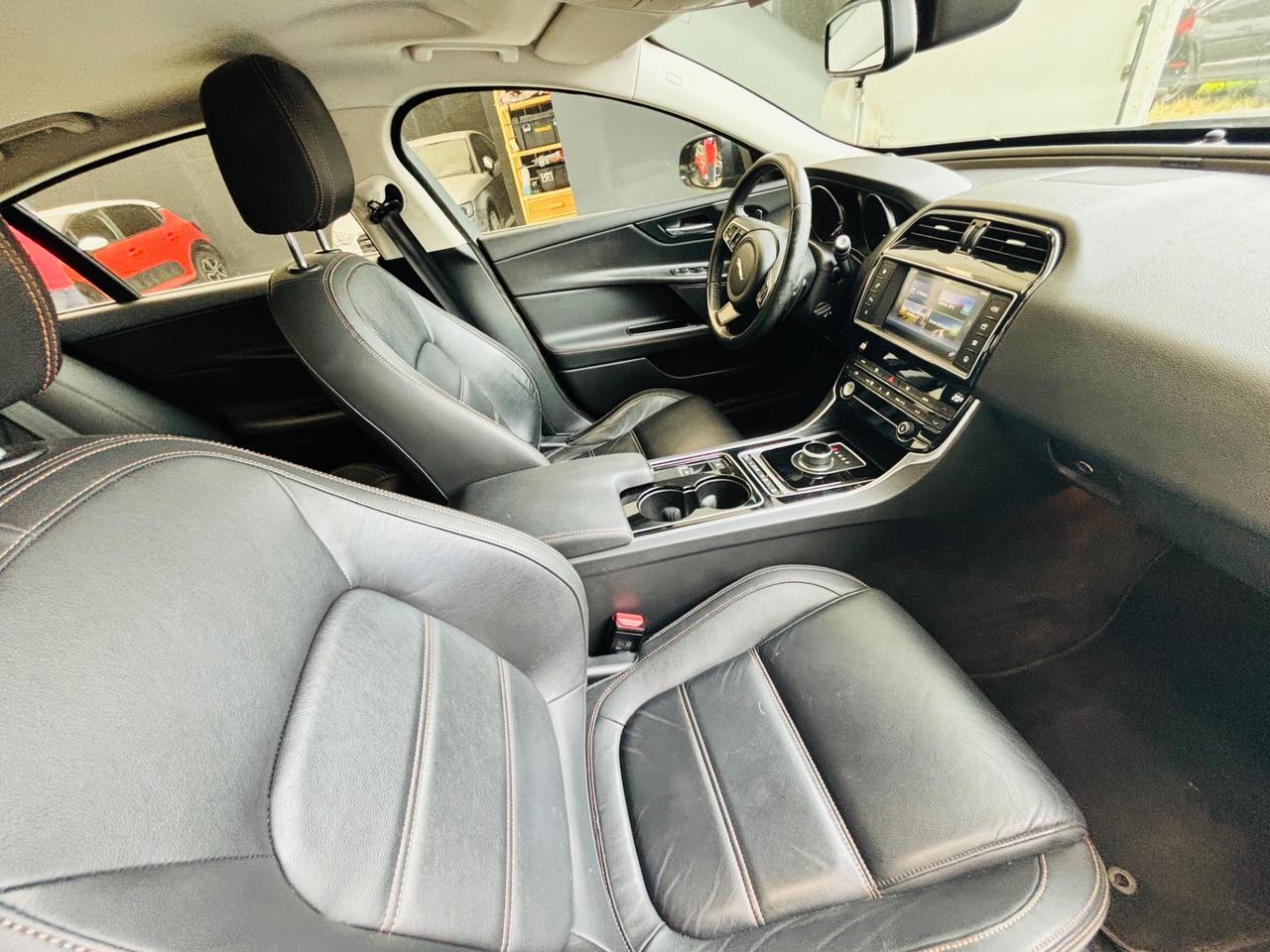 Jaguar XE 2.0 D Turbo Portfolio