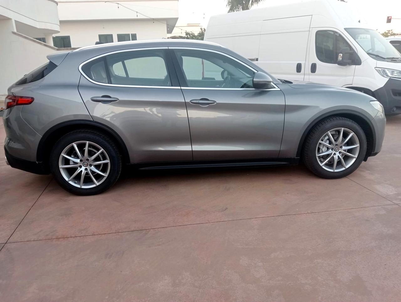 Alfa Romeo Stelvio 2.2 Turbodiesel 190 CV AT8 RWD Executive