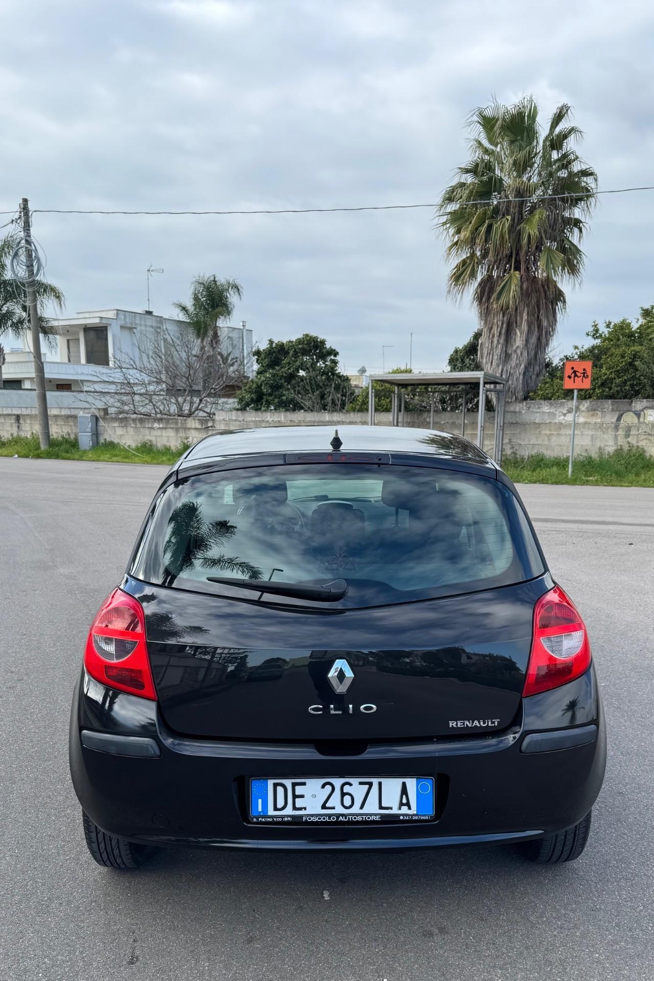 RENAULT CLIO 1.2 BENZINA LUXE