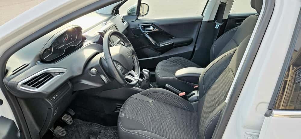 Peugeot 208 BlueHDi 75cv Allure