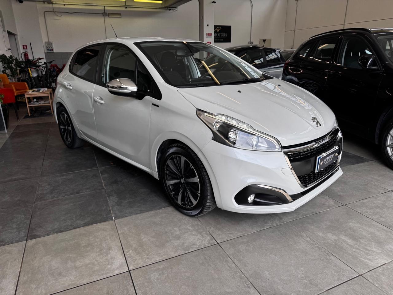 Peugeot 208 BlueHDi 100 S&S 5 porte Signature
