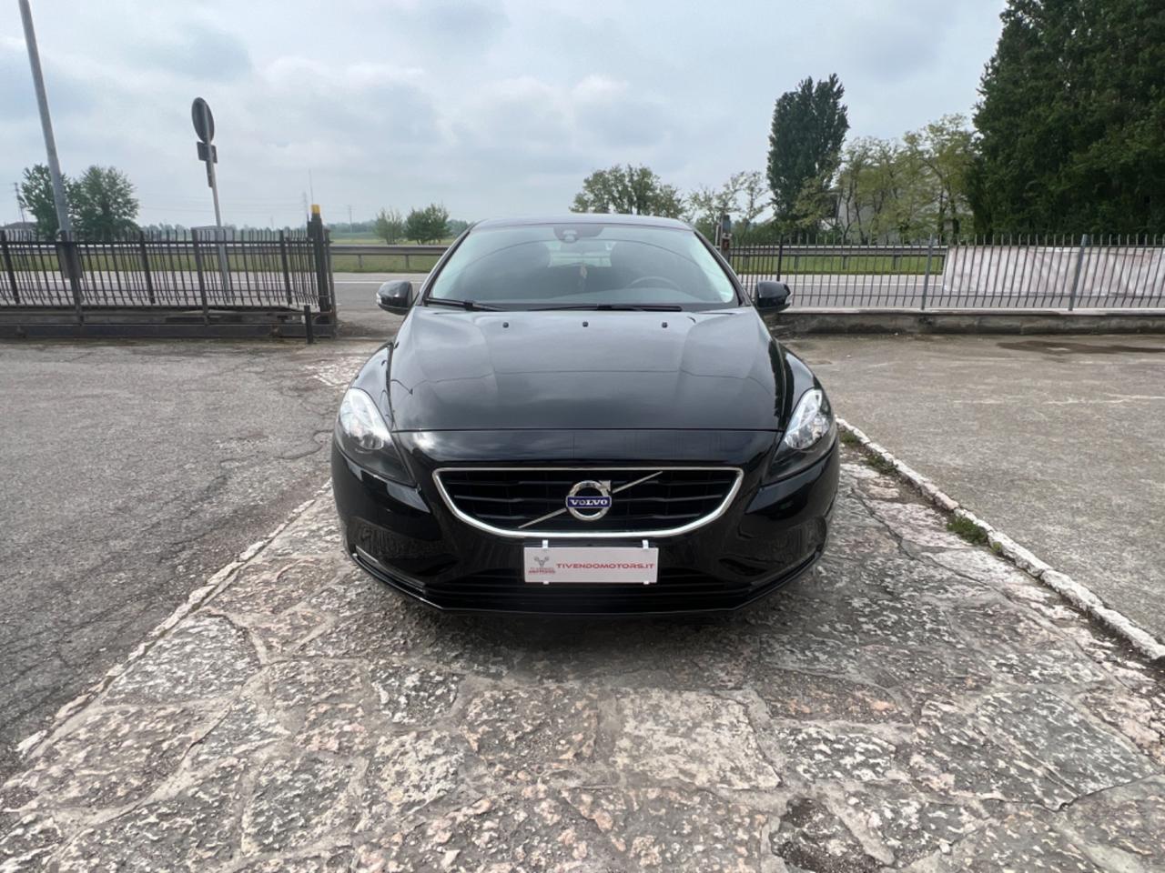 Volvo V40 D2 Momentum 2.0 120cv