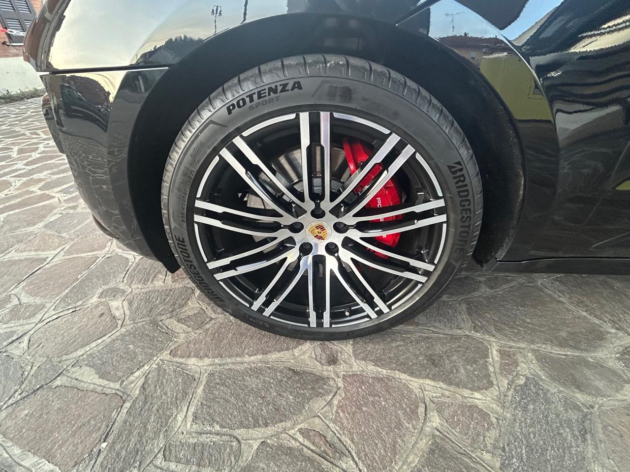 Porsche Macan turbo performance 440CV