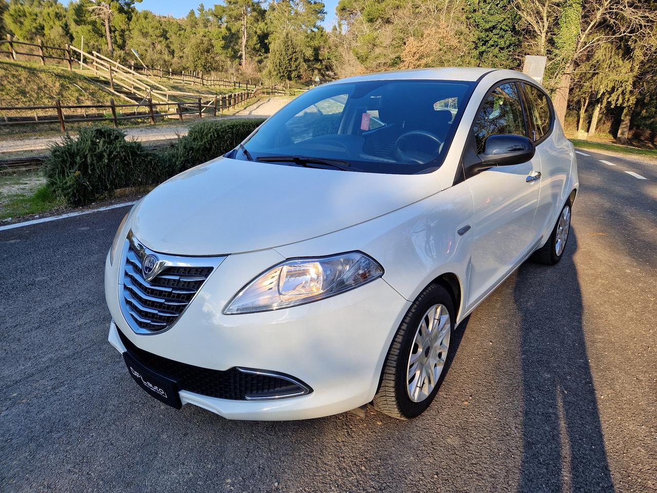 Lancia Ypsilon 1.2 69 CV 5 porte S&S Silver