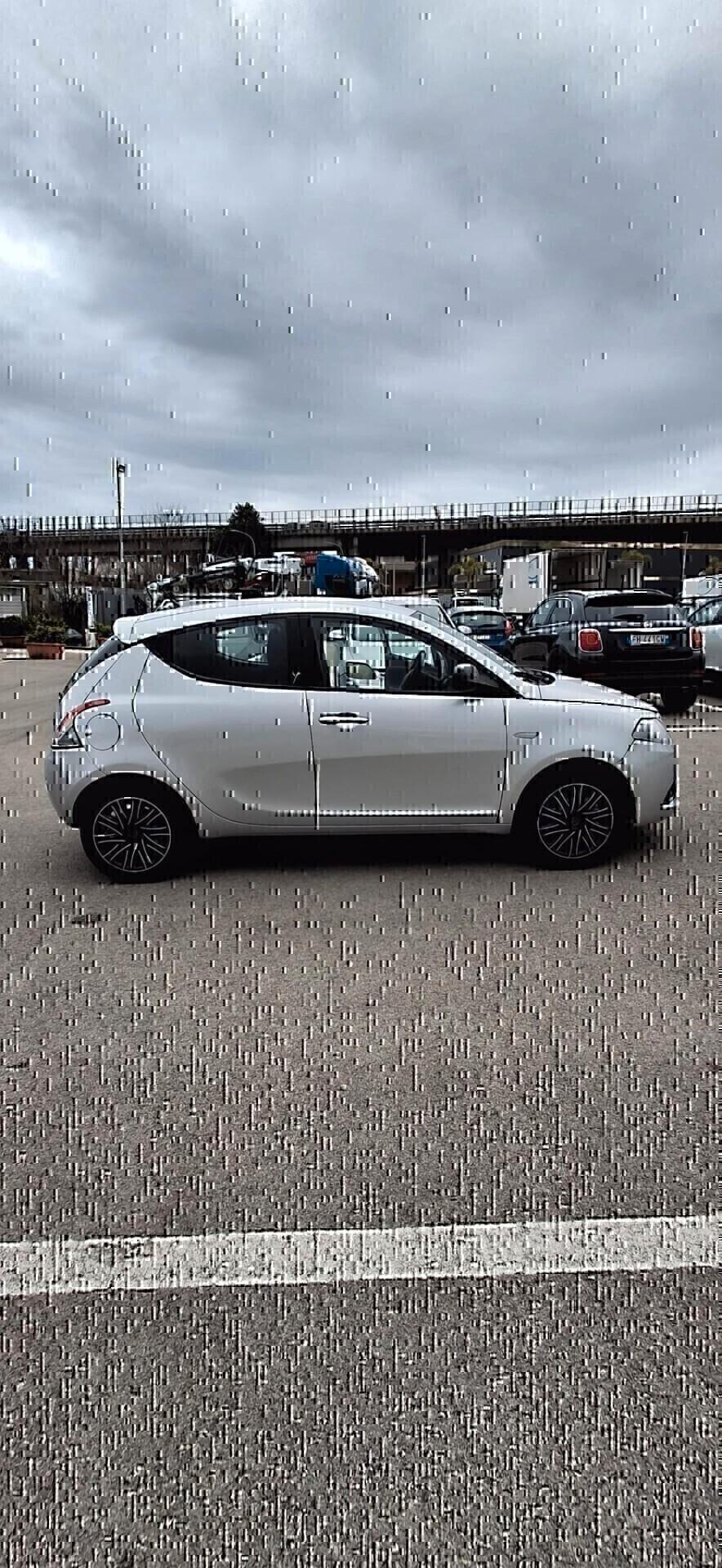 Lancia Ypsilon 1.2 69 CV 5 porte GPL Ecochic Platinum