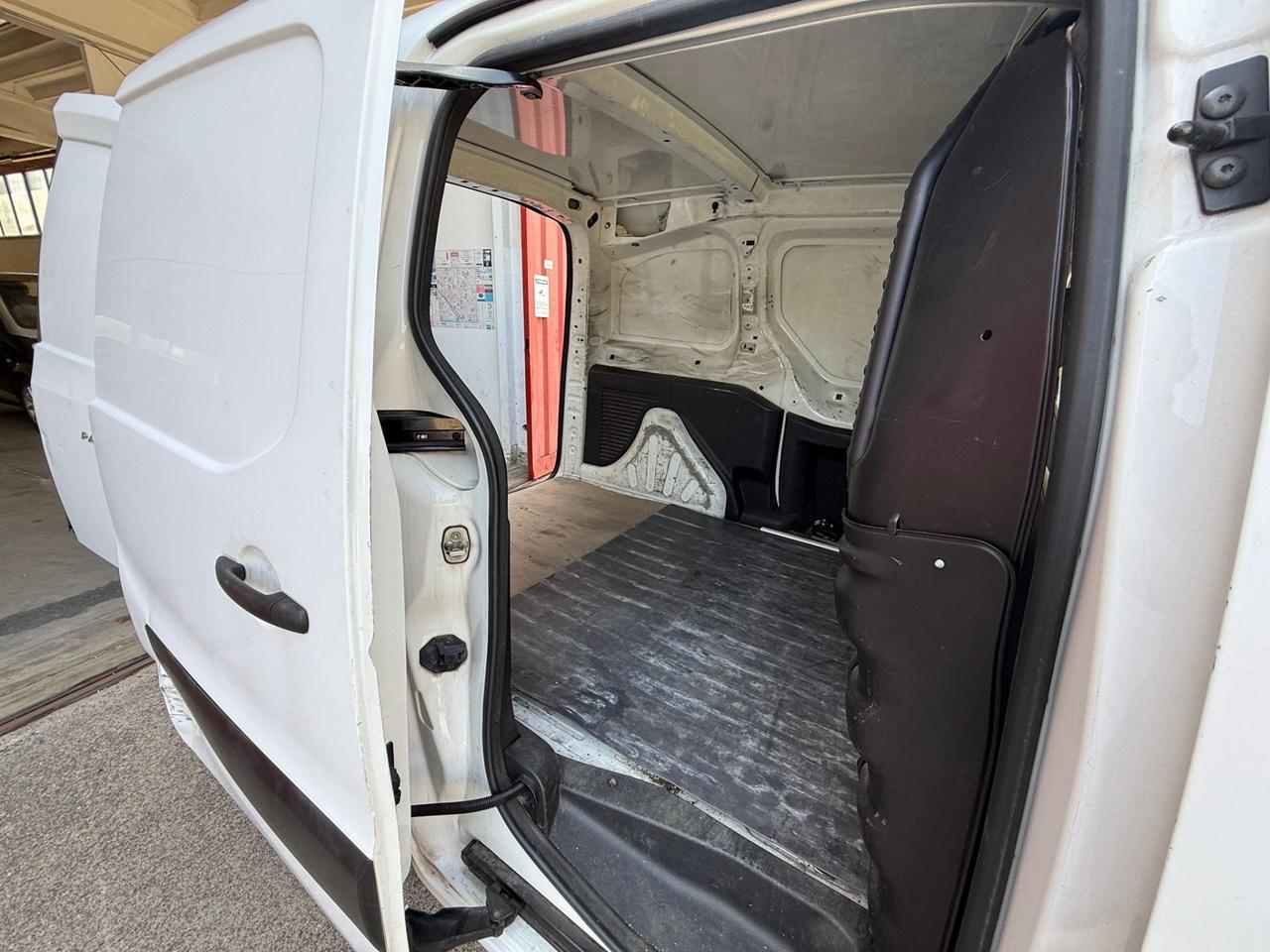 Peugeot Partner Tepee 1.6 HDi 92CV Outdoor