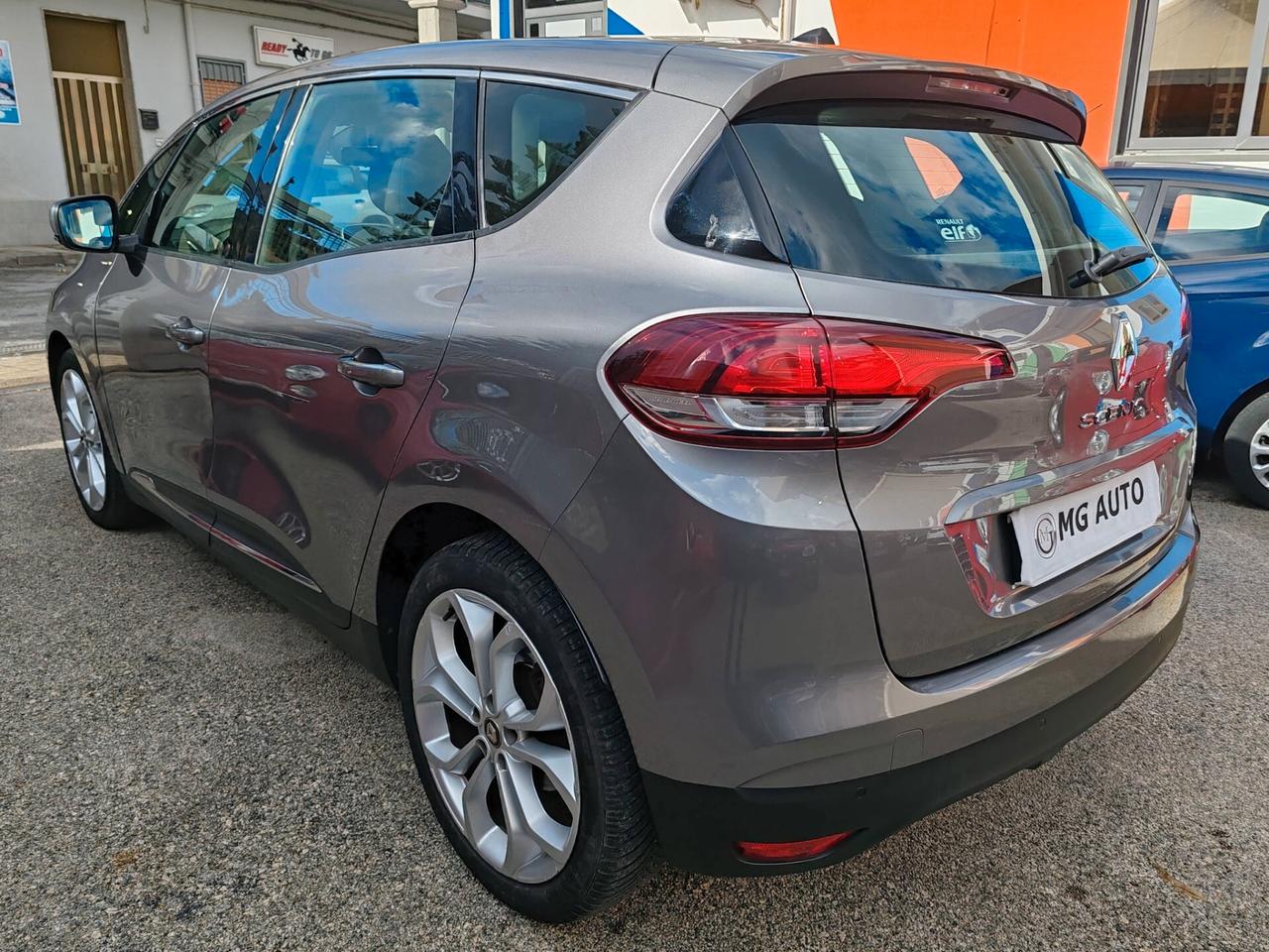 Renault Scenic Scénic dCi 8V 110 CV