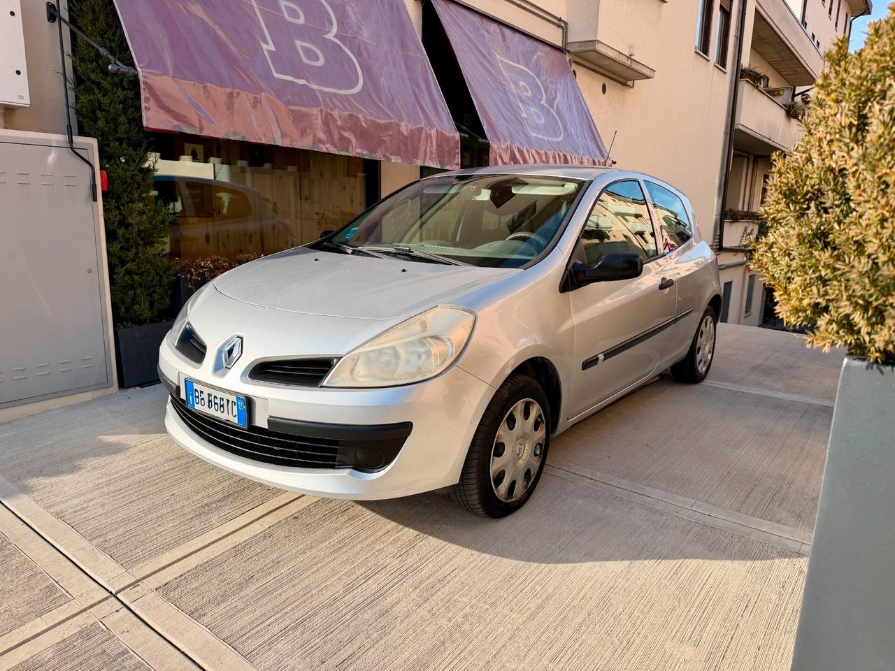 Renault Clio Storia 1.2 3 porte Confort