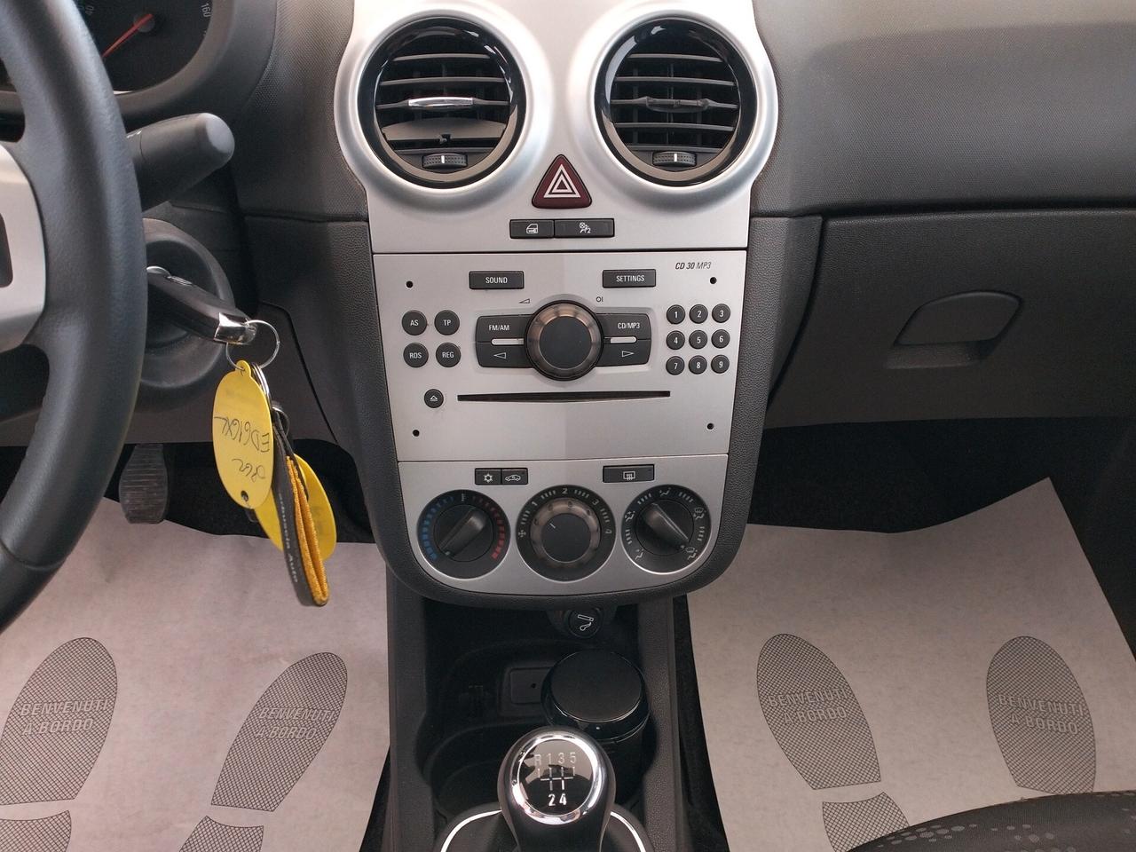Opel Corsa 1.2 5p - NEOPATENTATI