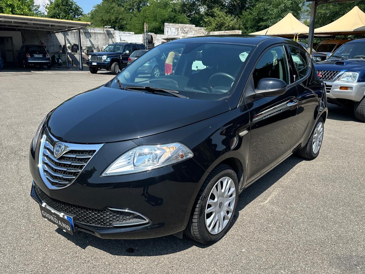Lancia Ypsilon 1.2 69 CV 5 porte S&S Silver