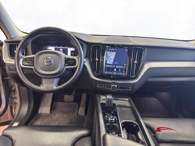 VOLVO XC60 B4 automatico Plus Dark - AUTOCARRO N1