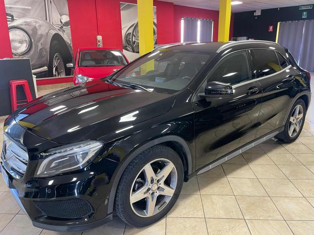 MERCEDES-BENZ GLA 200 CDI Premium*AUTOMATICA/NAVI/LED*