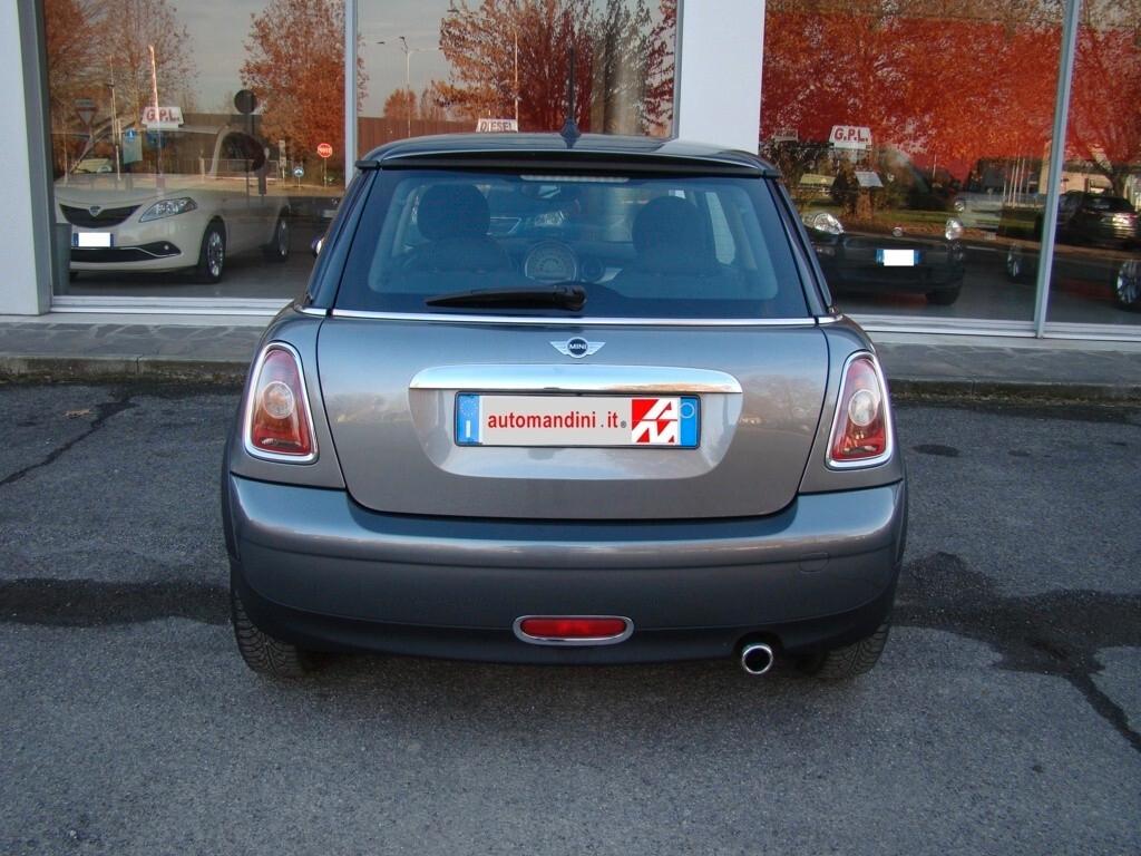 Mini 1.4 16V 75CV. One