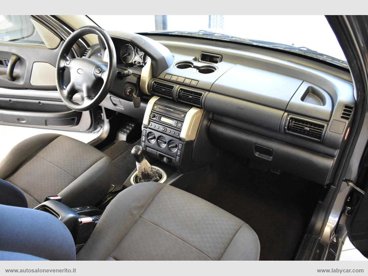 LAND ROVER Freelander 2.0 Td4 3p. Softback S