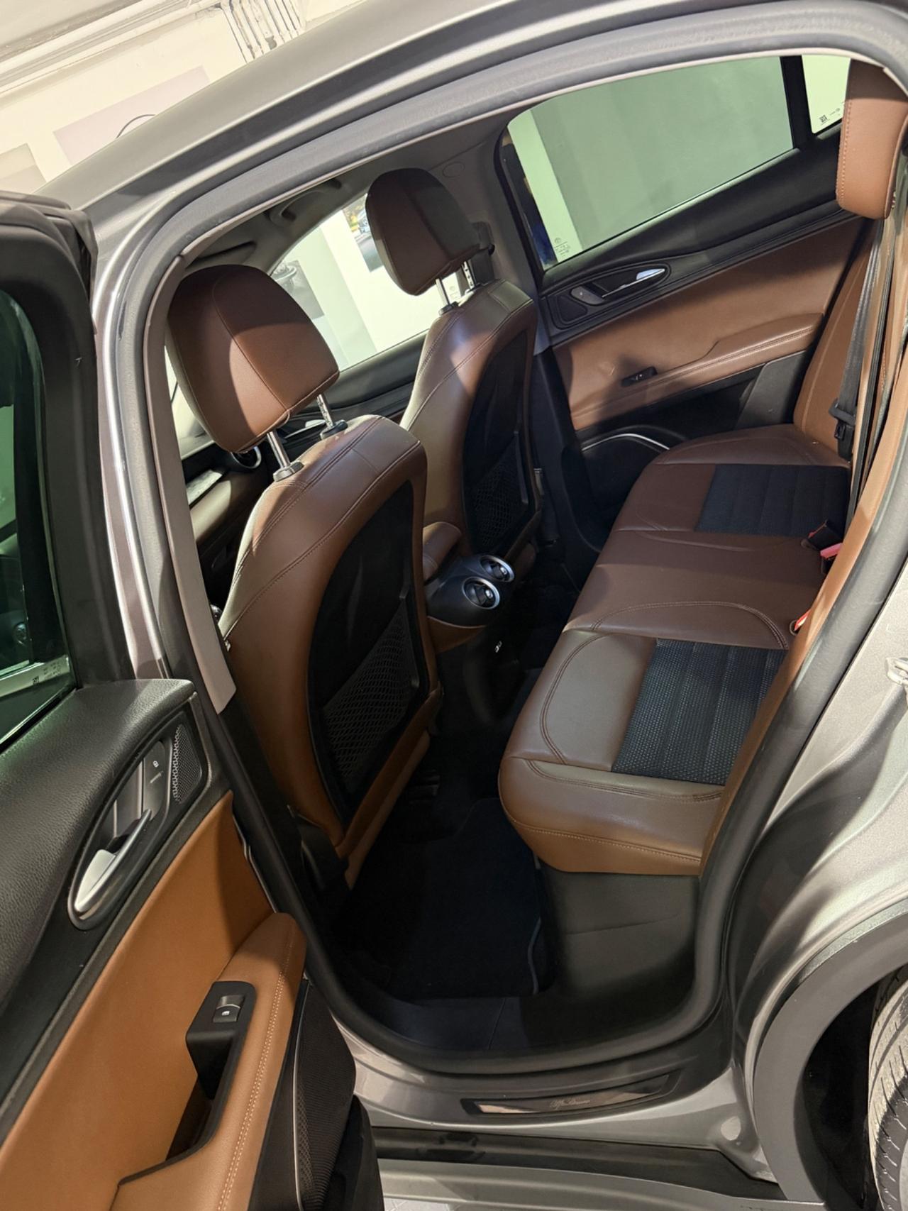 Alfa Romeo Stelvio 2.2 Turbodiesel 210 CV AT8 Q4 Executive
