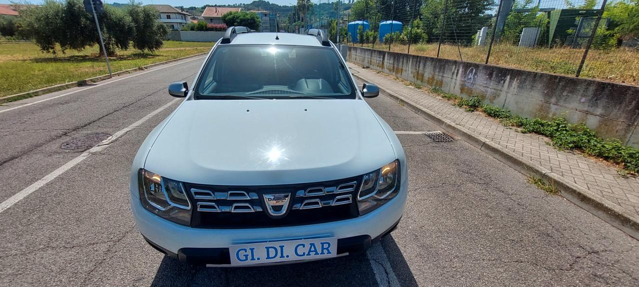 DUSTER 1,6 GPL DI SERIE CASA MADRE NAVIGATORE TELEFONO SENSORI FULL FULL 110 CV