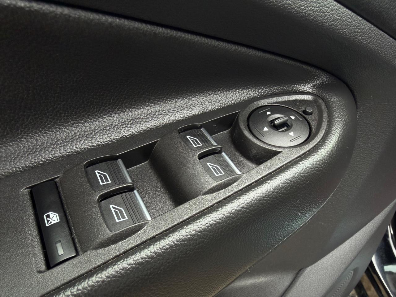 Ford Kuga 2.0 TDCI 150 CV S&S AWD Powershift ST-Line